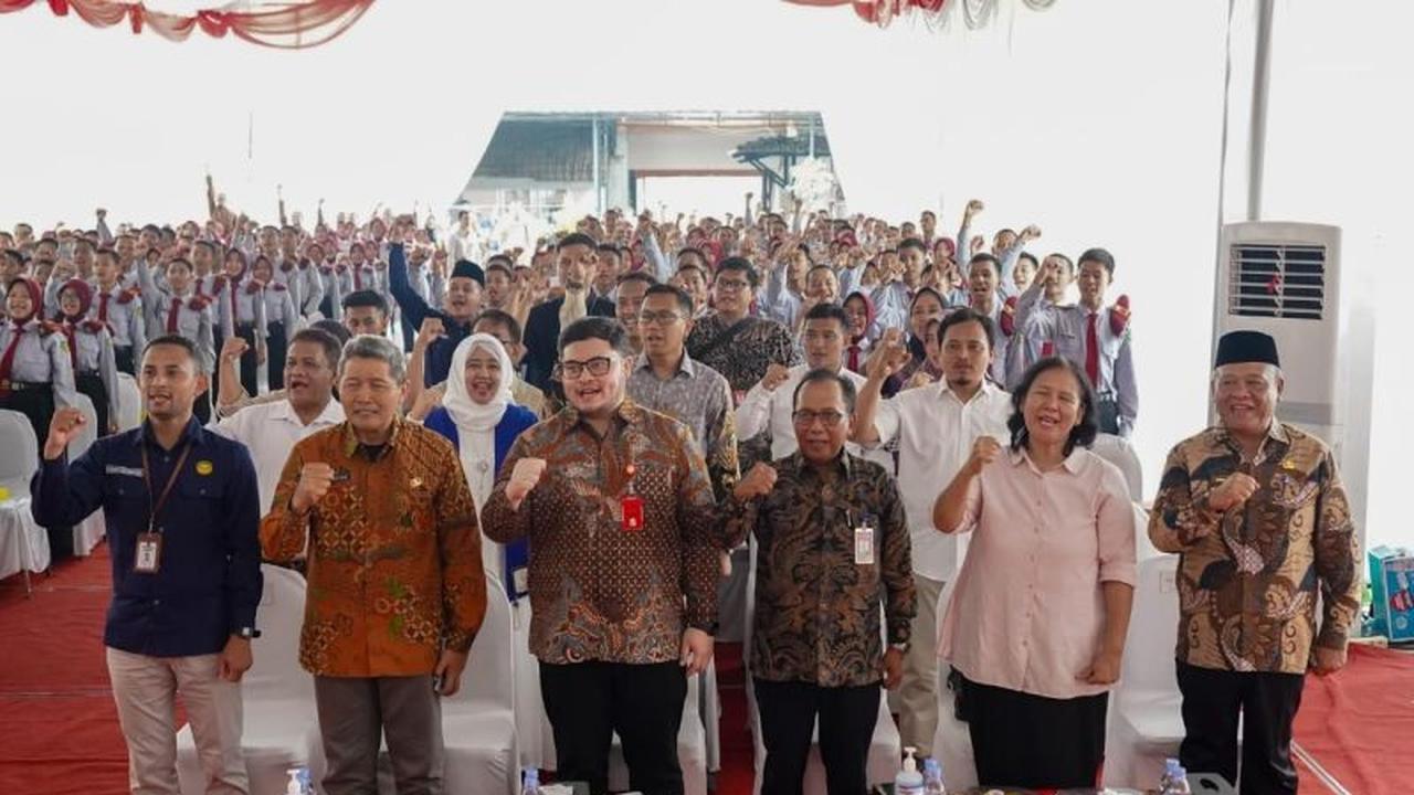 Pemkab Kediri Distribusikan Komputer Jinjing untuk Tingkatkan Semangat Pelajar Menuju PTN