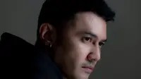 Edho Saky Tuangkan Keresahan Cinta dan Kasih Sayang Melalui Lagu Dimana Nyaman