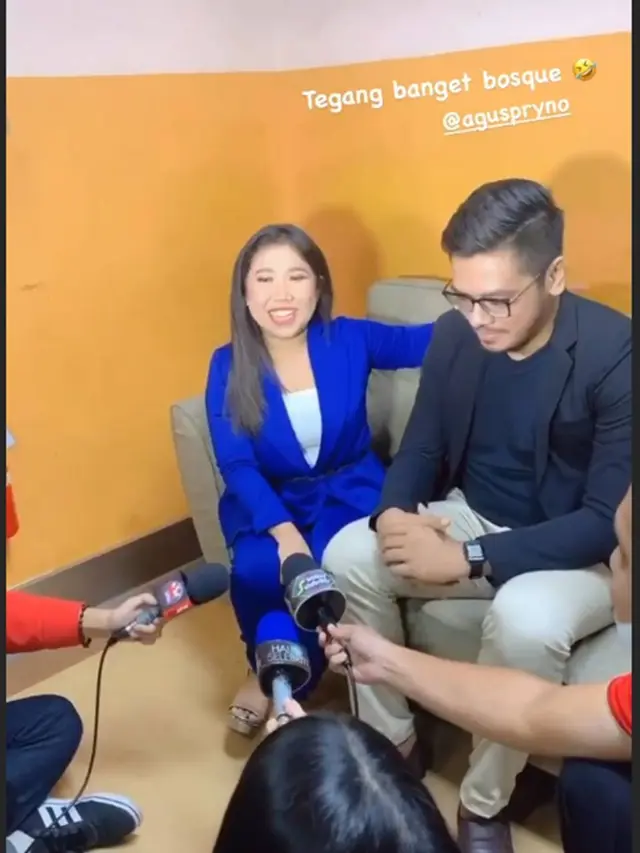 Jarang Tersorot, Ini 6 Potret Kompak Komika Kiky Saputri Bareng Kekasihnya