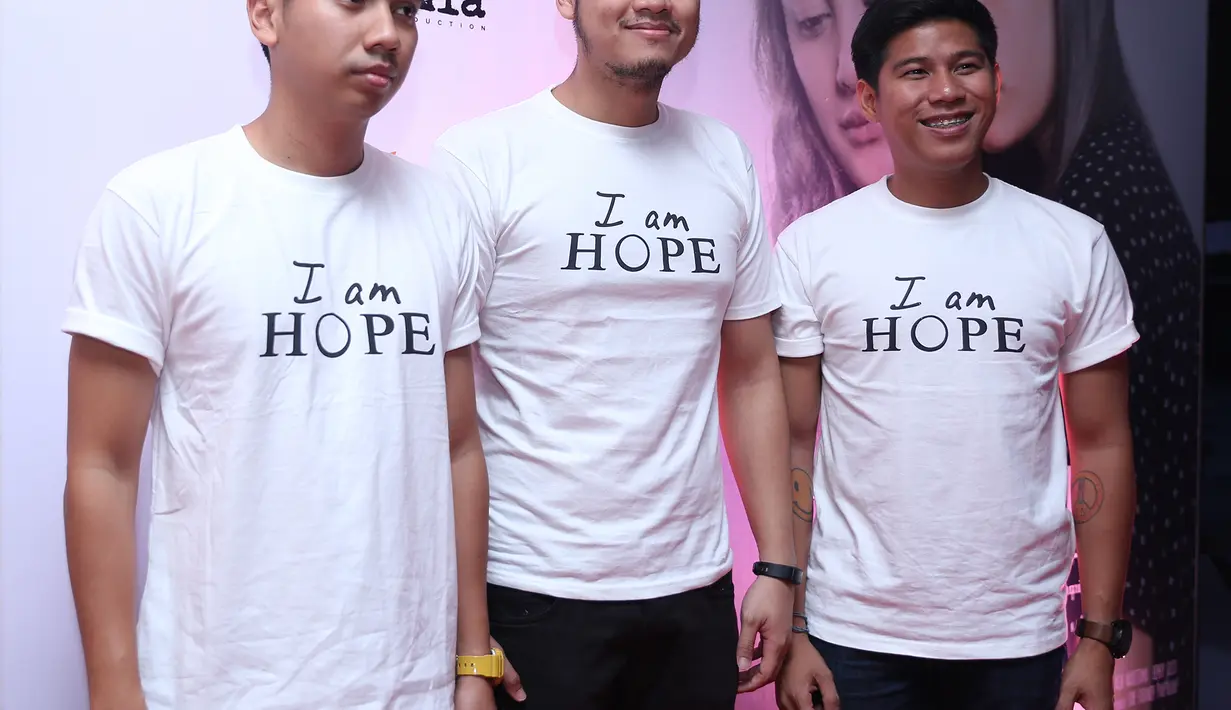 Inspirasi lirik dari sekitar lingkungannya yang sedang melawan kanker. Bahkan ayahnya Rayi juga sudah survive dari kanker. (Andy Masela/Bintang.com)