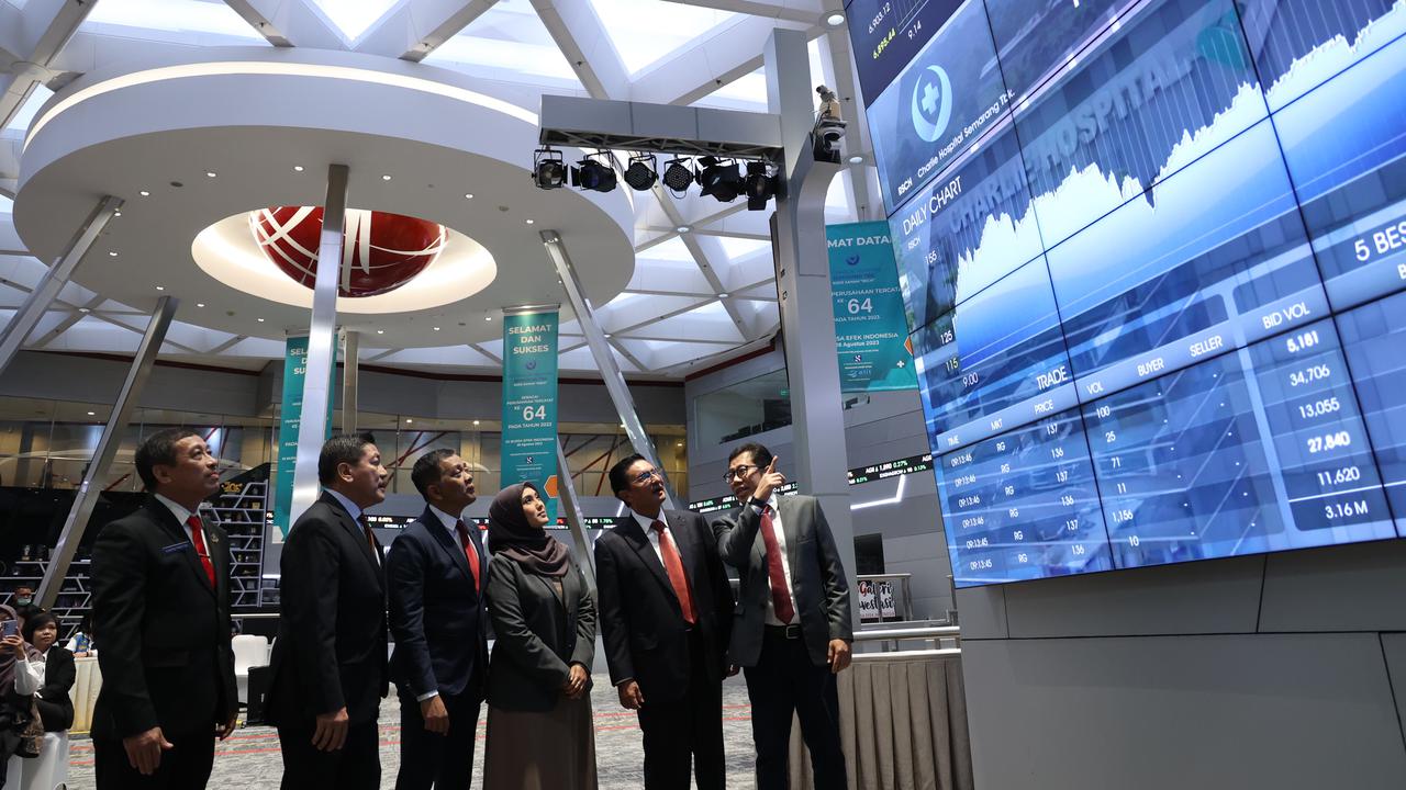 Pencatatan perdana saham PT Charlie Hospital Semarang Tbk (RSCH), Senin (28/8/2023). (Foto: BEI)