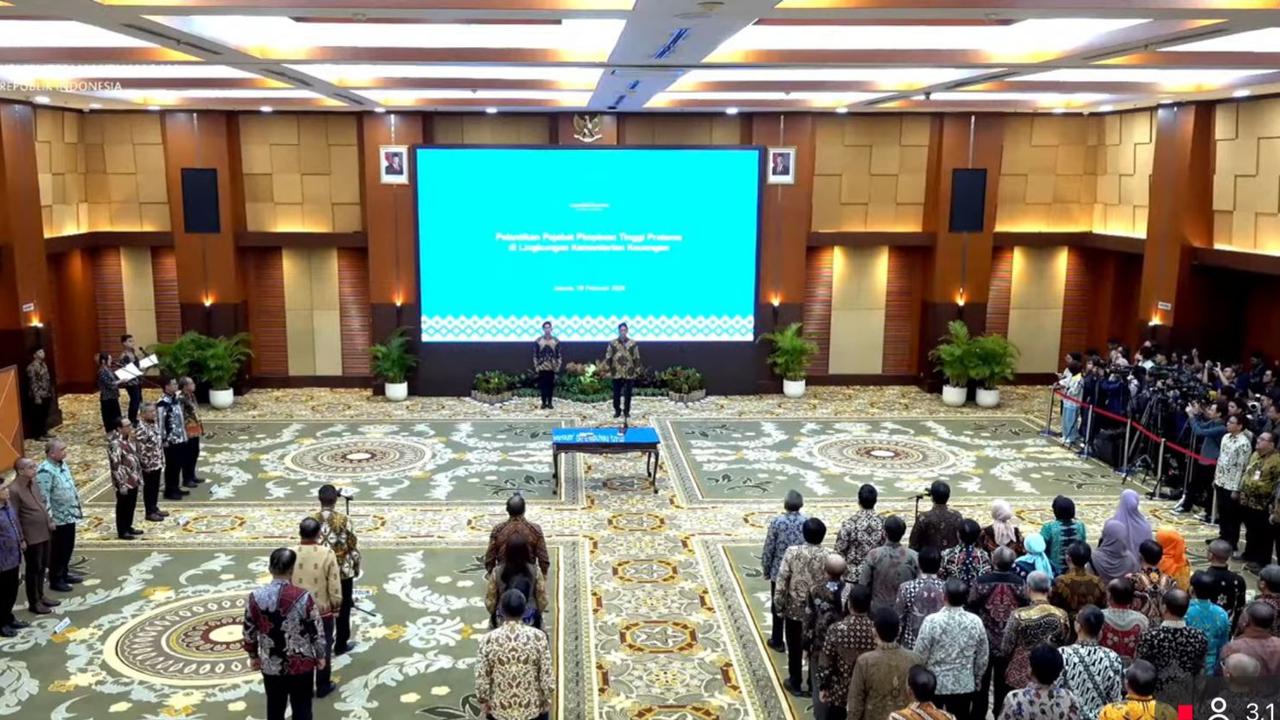 Purbaya Lantik 43 Pejabat di Kemenkeu