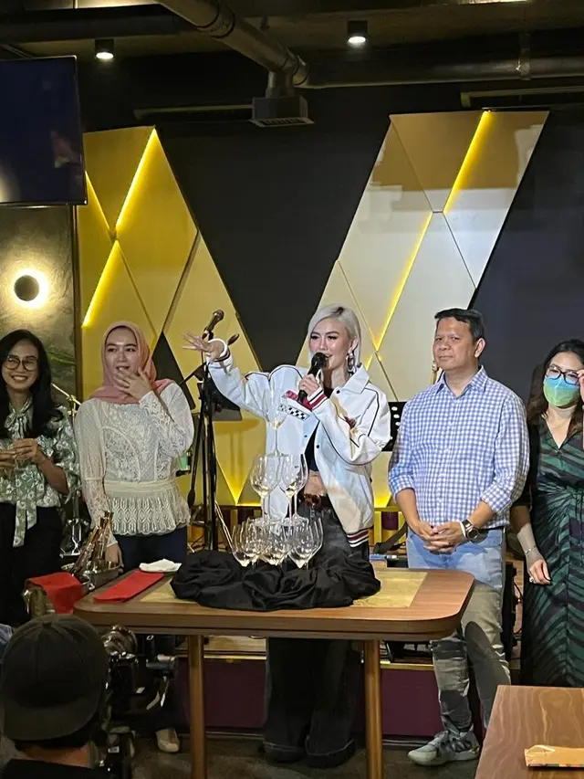 Agnez Mo dalam pembukaan Senovarti