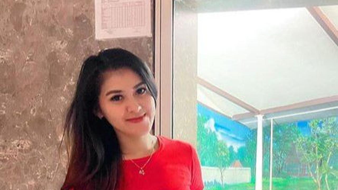 Jarang Tersorot, 8 Foto Cantik Mantan Istri Pertama Andika Kangen Band, Masih Awet Muda!
