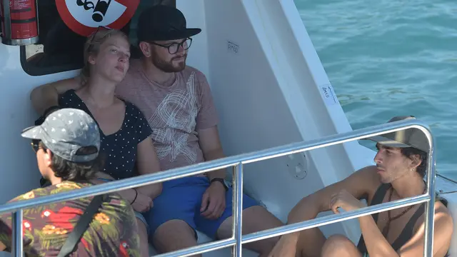 Wajah Lesu Para Bule Usai Dievakuasi dari Gili Trawangan