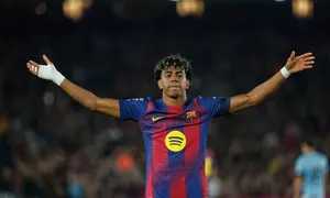 Selebrasi Lamine Yamal dalam laga Barcelona vs Celta Vigo di Liga Spanyol 2025/2026, Kamis (23/4/2026). (AP Photo/Joan Monfort)