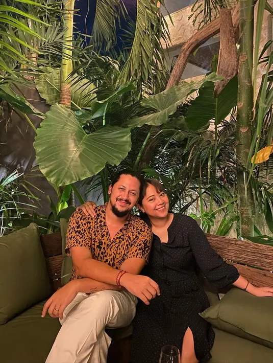 Keenan bikin pangling dengan gaya rambutnya yang kini makin panjang. [Instagram.com/keenanpearce]