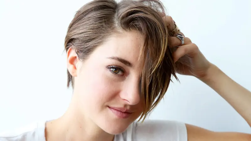 Aktris Shailene Woodley Lebih Senang Minum Jamu Ketimbang Obat