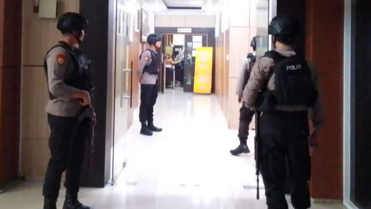 KPK Geledah Ruang Kerja Gubernur Bengkulu Terkait Kasus Pemerasan dan Gratifikasi