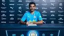 <p>Ilkay Gundogan resmi kembali ke Manchester City. The Citizenz menandatangani mantan kapten mereka kontrak satu tahun dengan opsi perpanjangan 12 bulan pada Jumat (23/8/2024). (FOTO: instagram.com/mancity/)</p>