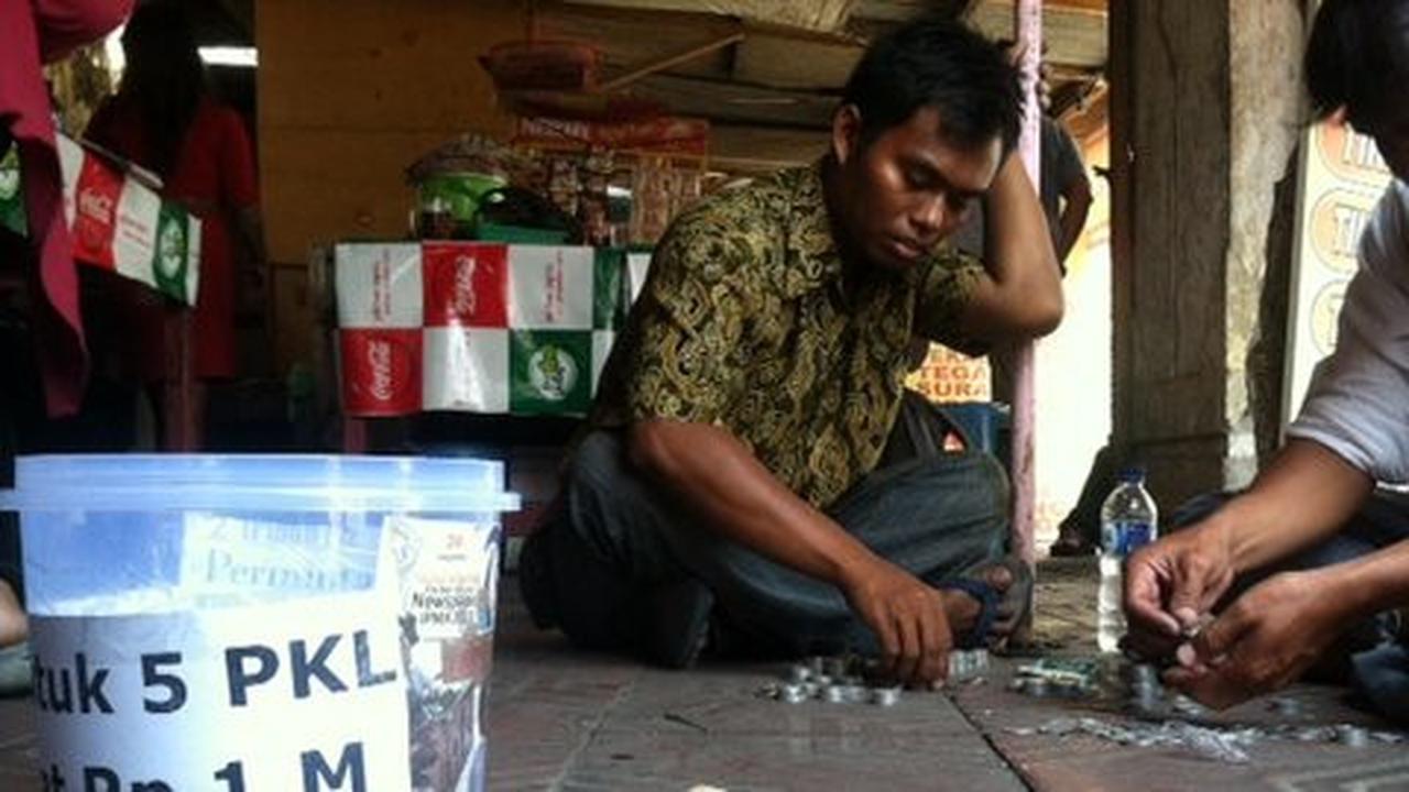 Untuk bayar gugatan, PKL dan aktivis kumpulkan koin Rp 1 miliar