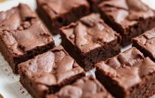 Konsumsi Ikan untuk Cegah Stunting, Mahasiswa UNAIR Ciptakan Brownies Sehat dari Ikan Bandeng