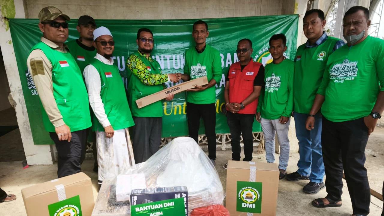 Dewan Mesjid Indonesia Serahkan Bantuan Sound System ke Masjid Assa’adah Desa Paya Rabo Lhok