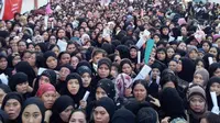 Seorang Tenaga Kerja Wanita (TKW) asal Indonesia membuat video dirinya tengah curahan hati yang bikin ngakak