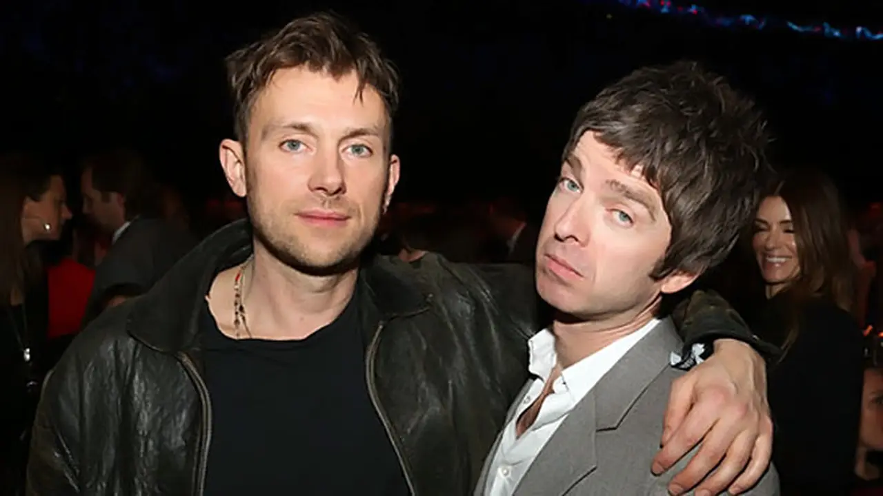 noel-gallagher-damon-albarn-130906b.jpg