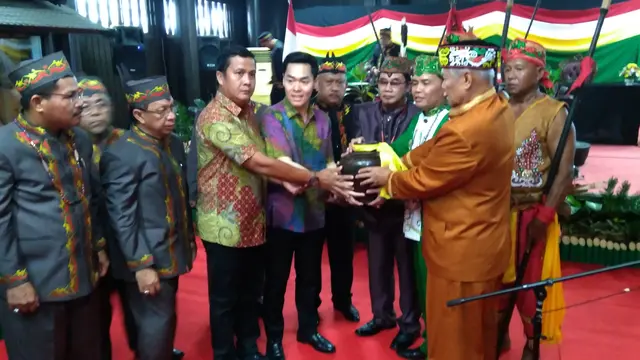 Sidang Adat Dayak