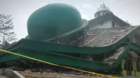 Detik-detik Robohnya Masjid Banyumas Akibat Gempa Kebumen