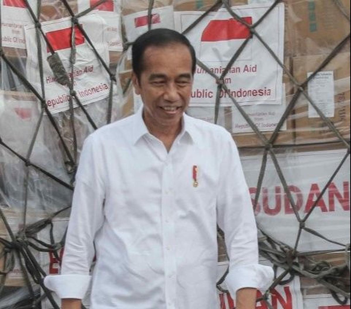 Presiden Joko Widodo atau Jokowi memastikan akan mendukung proses transisi pemerintahan ke presiden dan wakil presiden terpilih periode 2024-2029, Prabowo Subianto-Gibran Rakabuming Raka.&nbsp;