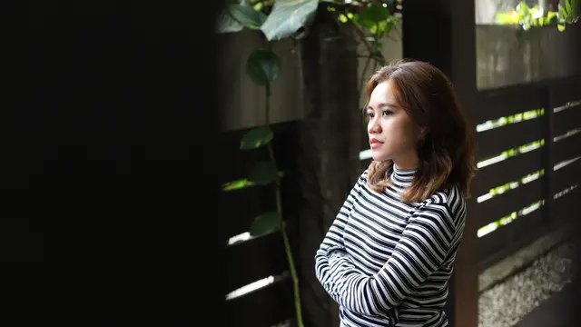 wanita februari menyikapi orang