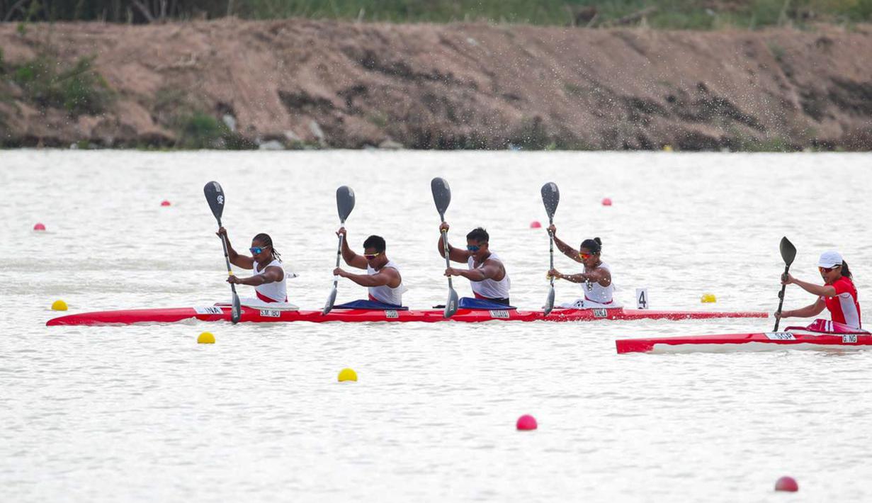 Pertandingan berjalan ketat sejak awal. Indonesia berada di posisi belakang pada 250 meter pertama, namun kombinasi kerja sama, kontrol ritme, dan strategi yang tepat membuat mereka perlahan mengejar ketertinggalan. (Foto: NOC Indonesia/Tetuko Mediantoro)