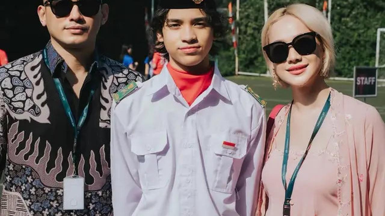 Foto Noah Sinclair Putra BCL jadi Pemimpin Upacara di Sekolah, Bikin Bangga