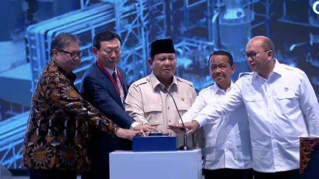 Prabowo Pabrik Petrokimia PT Lotte Chemical Indonesia di Cilegon
