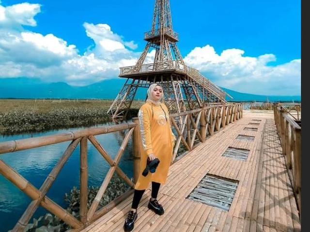 Wisata Menara Eiffel Berbahan Bambu Di Tengah Rawa Pening Semarang Lifestyle Liputan6 Com