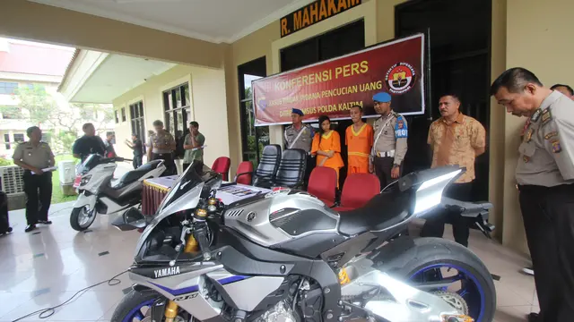 Admin Bergaji Rp 2 Juta Bisa Punya 18 Mobil Mewah, Kok Bisa? 