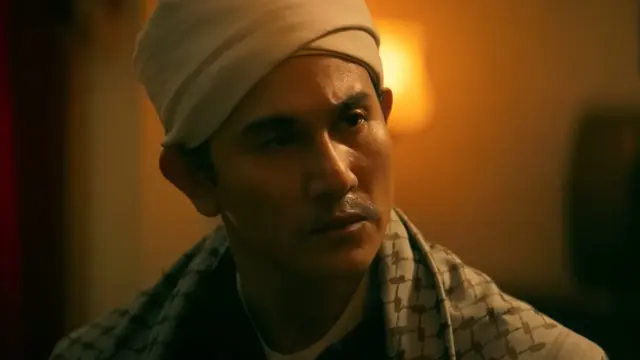 Vino G. Bastian sebagai Buya Hamka dalam film Buya Hamka. (Foto: Dok. Falcon Pictures)