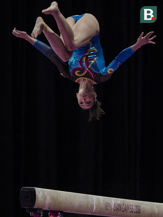 Pesenam Malaysia, Farah Ann, saat tampil pada Asian Games XVIII cabang senam di JiExpo Kemayoran, Jakarta, Rabu (22/8/2018). Selain cantik, dirinya merupakan salah satu pesenam putri terbaik Malaysia. (Bola.com/Vitalis Yogi Trisna)