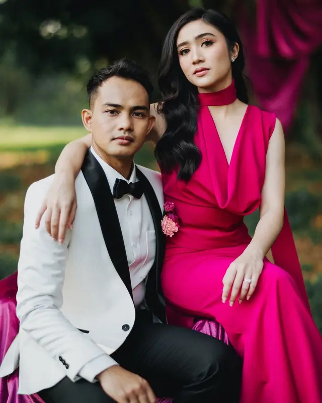 Padukan konsep elegan dan alam, 7 potret prewedding Febby Rastanty dan Drajat Djumantara ini unik 