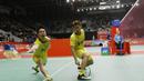 Ganda putra Indonesia Kevin Sanjaya/Marcus Gideon saat melawan wakil Thailand, Tinn Isriyanet/Kittisak Namdash, pada laga Indonesia Masters 2018 di Istora Senayan, Rabu (24/1/2018). Kevin/Marcus menang 21-16 21-16. (Bola.com/M Iqbal Ichsan)
