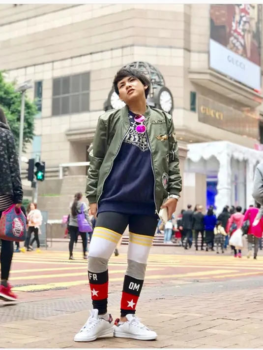 Dari perbincangan yang dipandu Feni Rose itu ia mengaku sangat trauma dengan perceraian. Sangat benci dengan perceraian. Hal itu yang membuat hatinya kembali bersedih mengingat kejadian yang juga menimpa orangtuanya. (Instagram/ev0124)