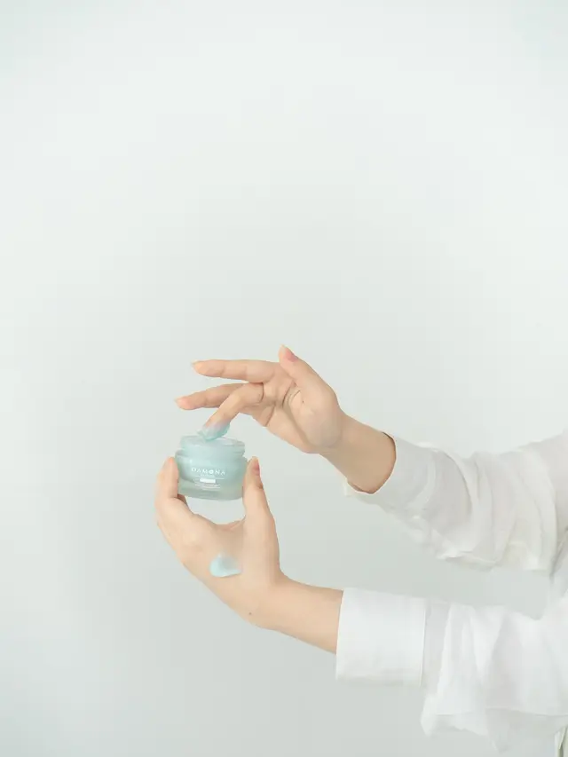 Rangkaian perawatan wajah