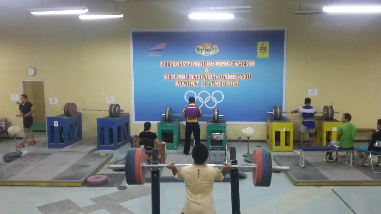 Angkat Besi