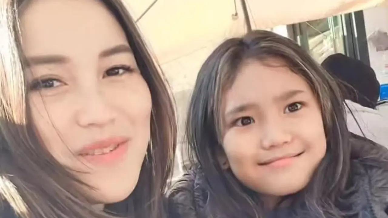 8 Potret Kompak Ayu Ting Ting dan Bilqis, Disebut Seperti Kakak Adik