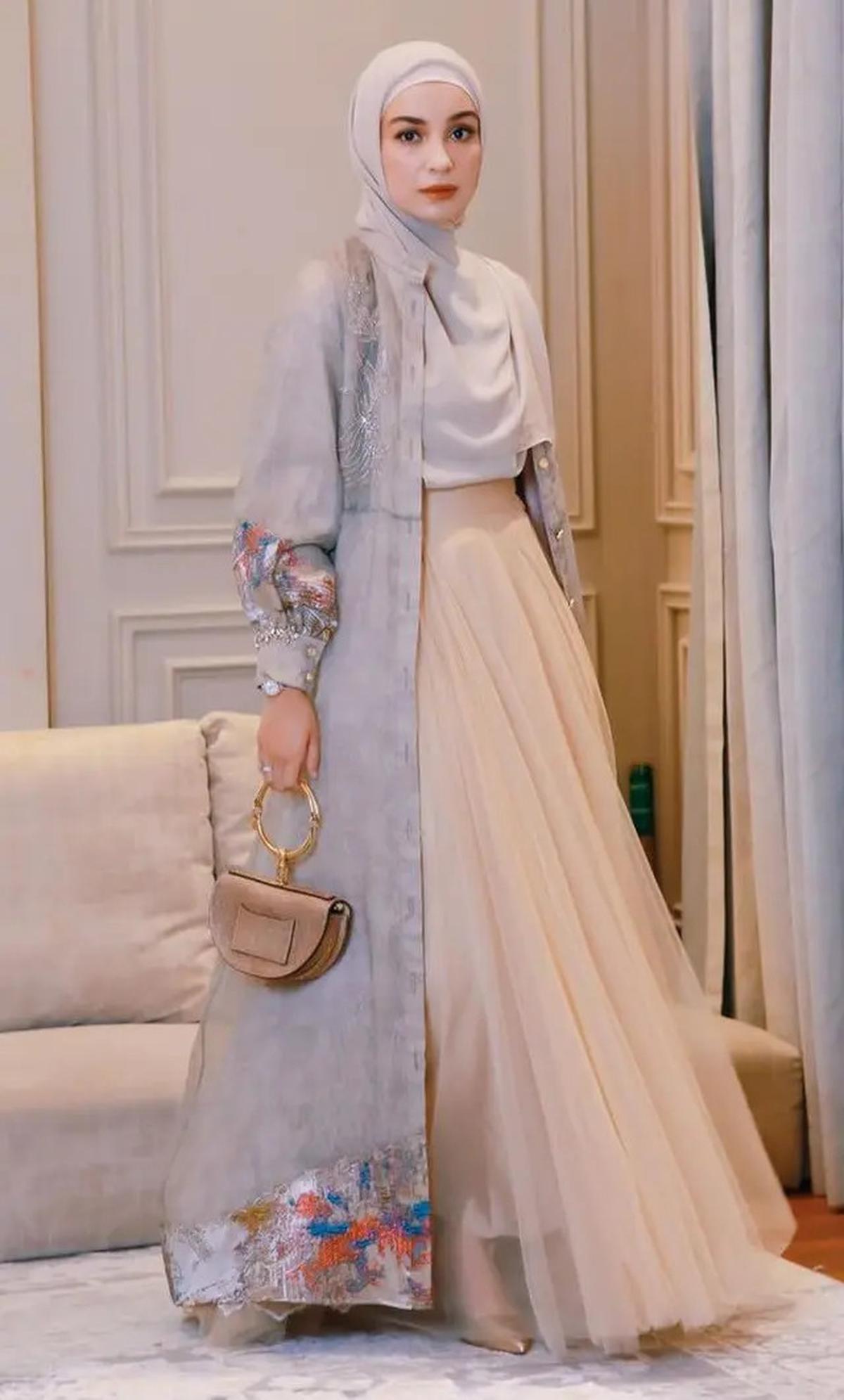 8 OOTD Artis Berhijab saat Hadir di Resepsi Pernikahan Febby Rastanty dan Ajat, dari Shireen Sungkar hingga Alyssa Soebandono