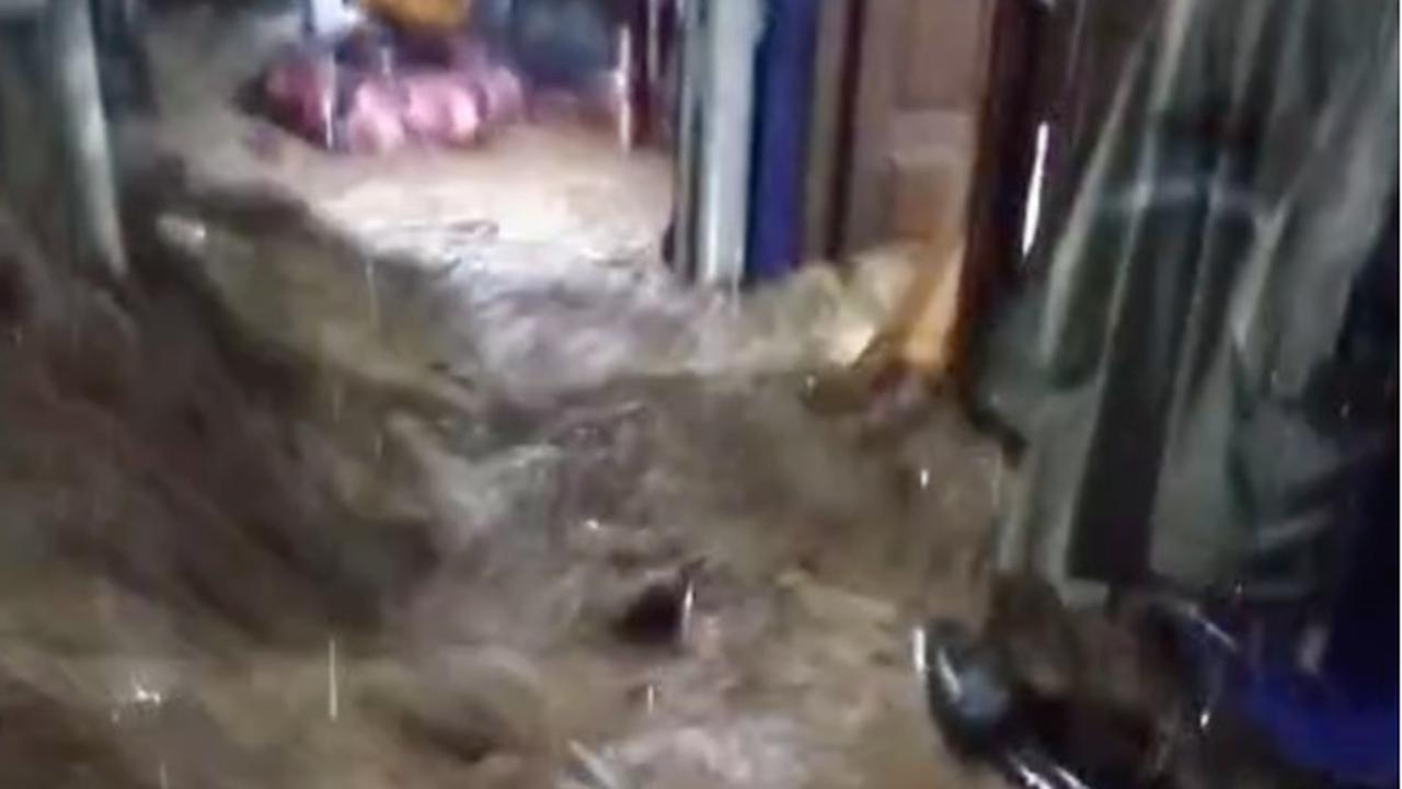 banjir bandang di puncak