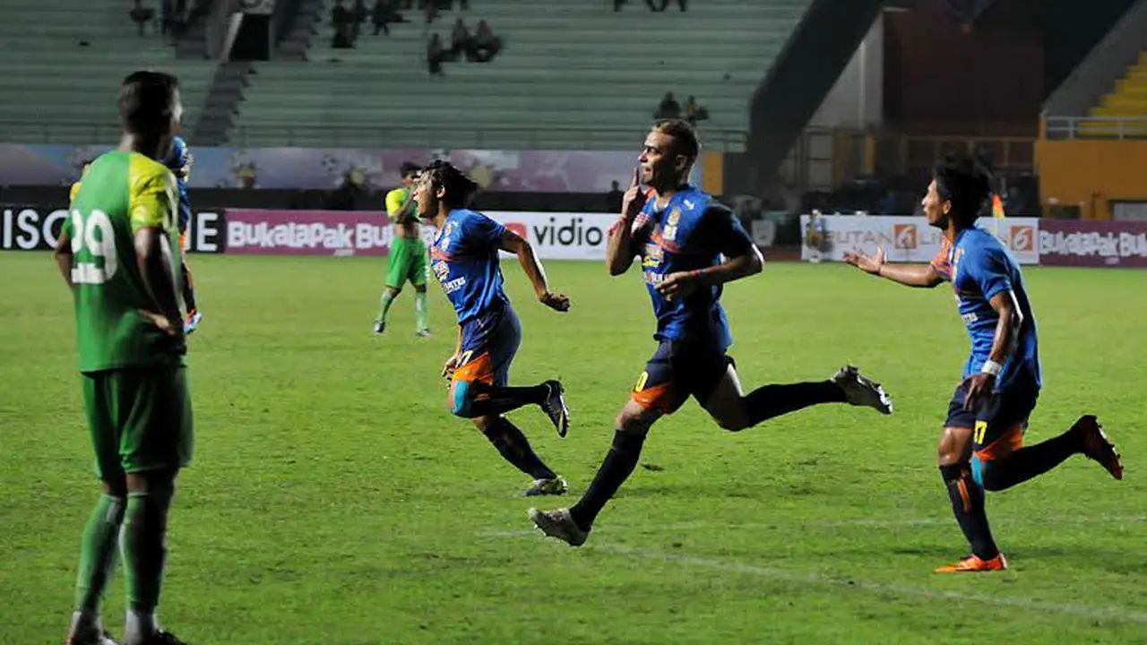 Selebrasi Cristian Gonzales