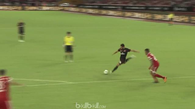 Berita video AC Milan melibas Bayern Munchen dengan 4 gol dalam turnamen pramusim International Champions Cup 2017 di China, Sabtu (22/7).
