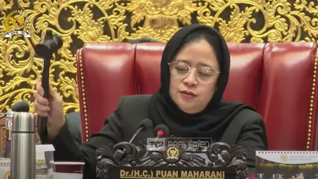 Ketua DPRI RI Puan Maharani mengetuk pengesahan RUU Kesehatan menjadi Undang-Undang.