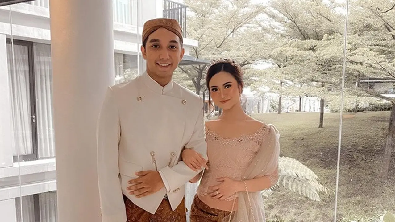 Jarang Tersorot, Ini 6 Potret Kemesraan Gabriella Larasati dan Benigno Mandela