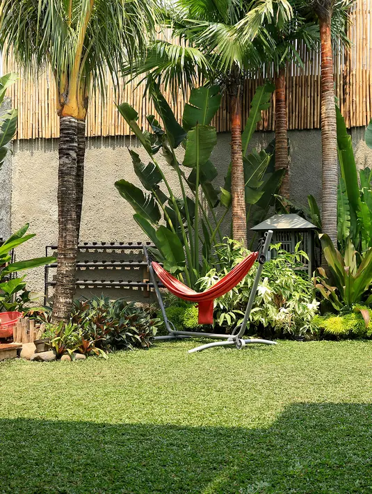 Hawa di kediaman Teuku Zacky ini benar-benar sejuk. Pasalnya sirkulasi udara benar-benar terjaga. (Andy Masela/Bintang.com)