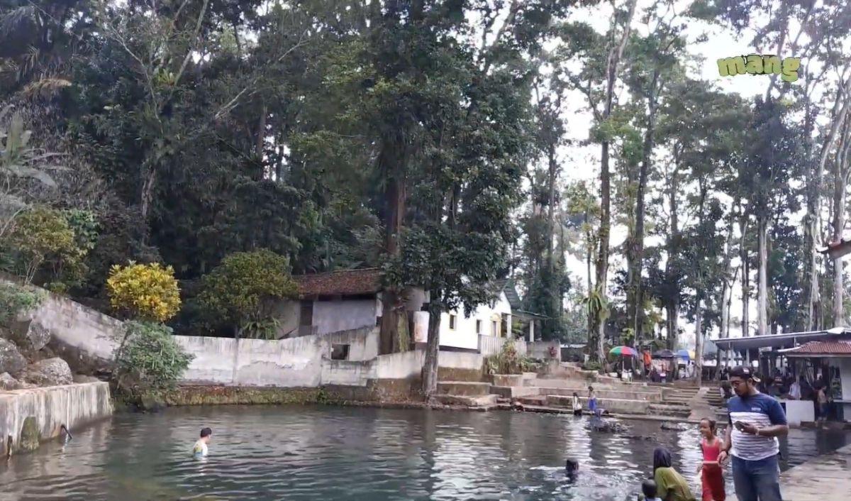 Banyak Didatangi Peziarah