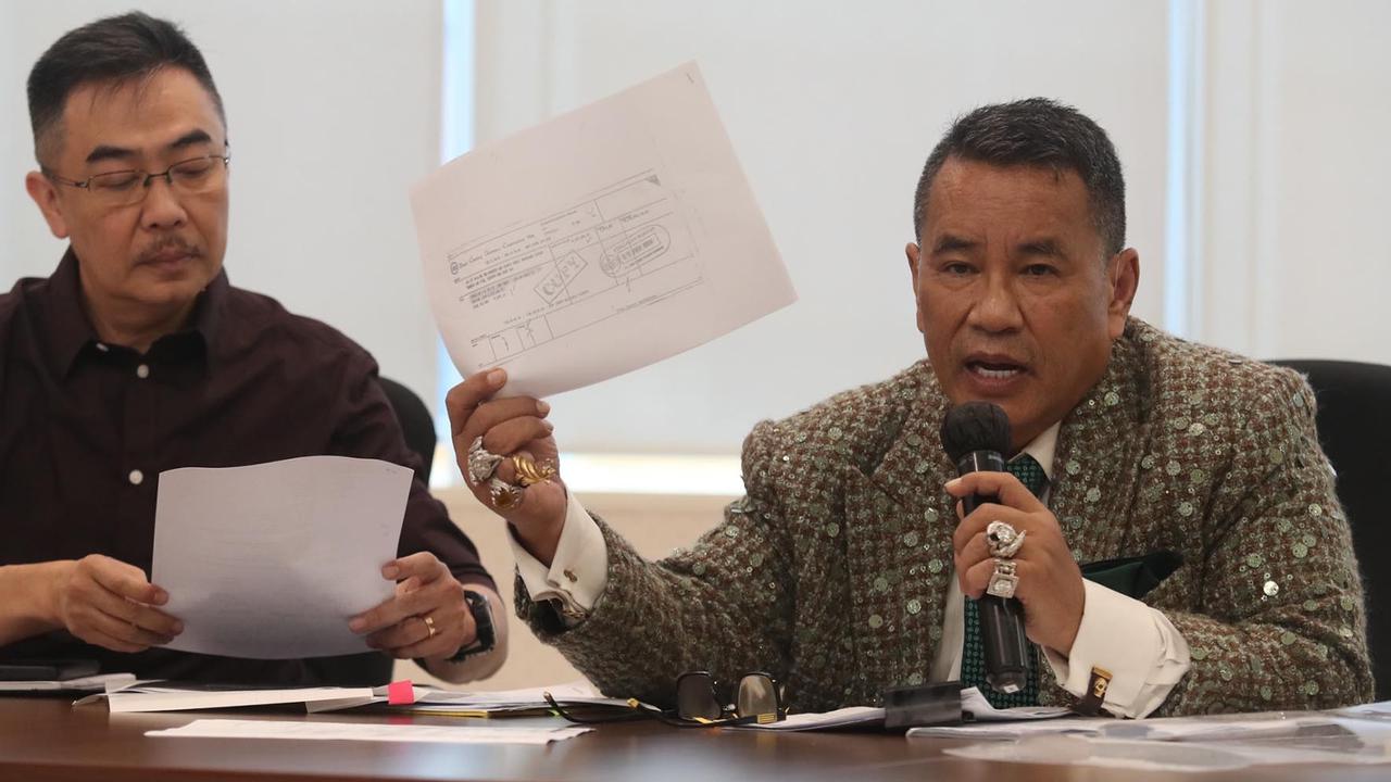 FOTO: Hotman Paris Merespons Gugatan terhadap MNC Asia Holding