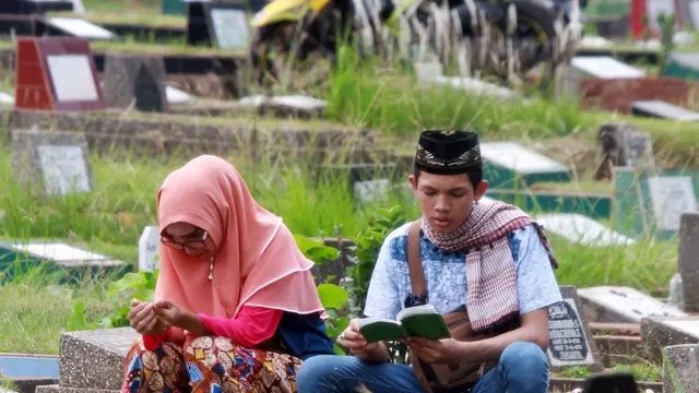 Tradisi Ziarah Kubur Saat Lebaran