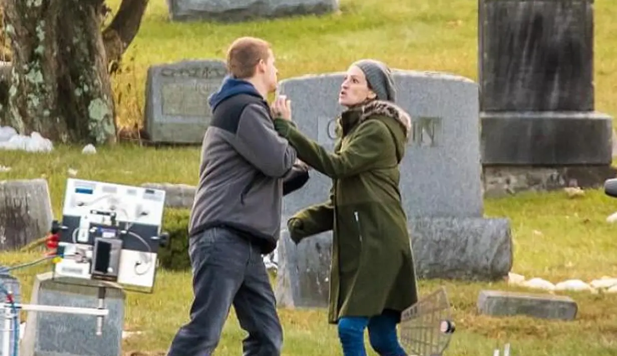 Pertengkaran mereka pun terlihat sengit dalam adegan film tersebut. (GC Images/Aceshowbiz)