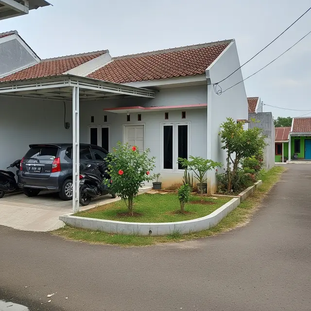 9 Inspirasi Rumah Tipe 36 Hook di Kampung dengan Carport Motor dan Mobil Kecil