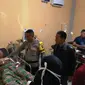 Salah satu anggota polisi di Kabupaten Empat Lawang Sumsel yang terluka akibat serangan warga (Dok. Humas Polres Empat Lawang / Nefri Inge)