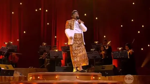 Didi Kempot Meninggal Dunia, Simak 5 Tampilannya Saat Manggung Kenakan Beskap